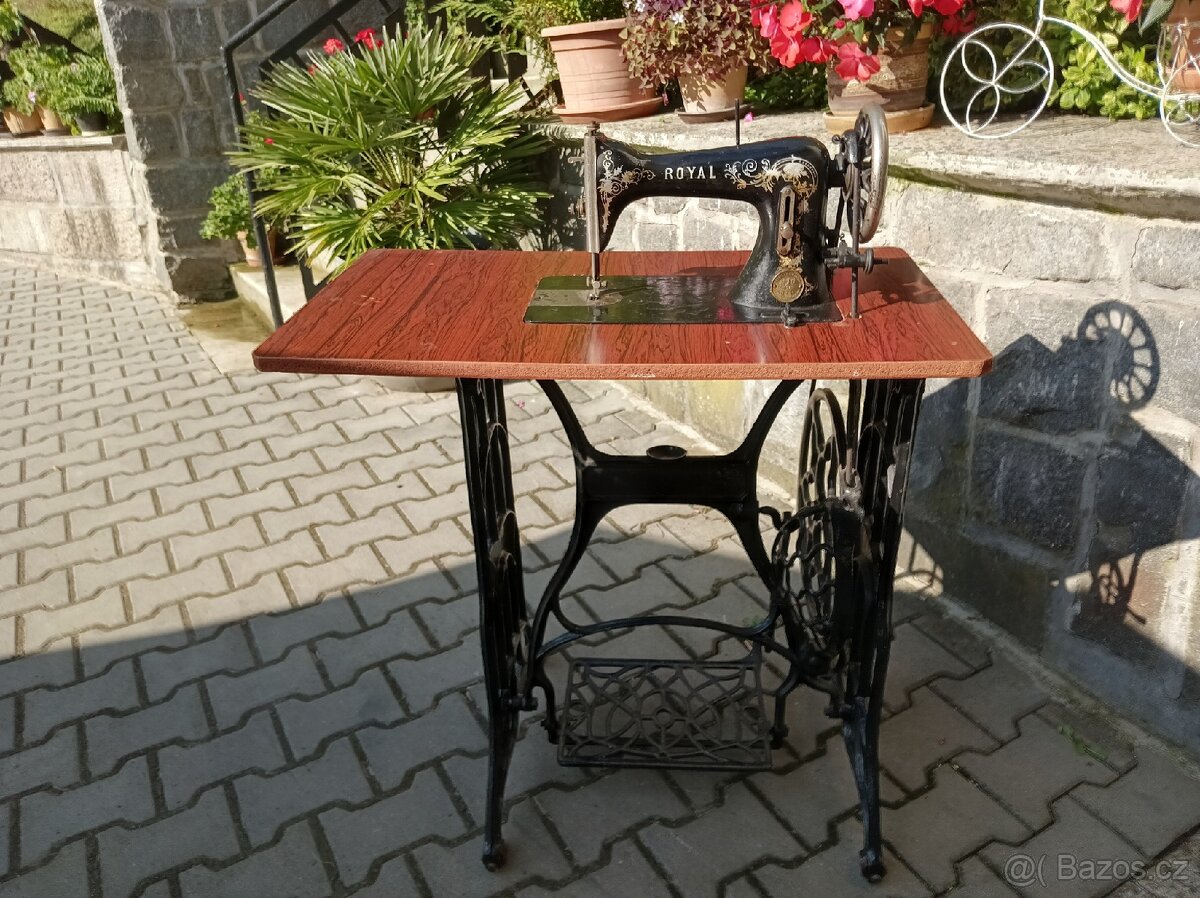 Staré šicí stroje - 2