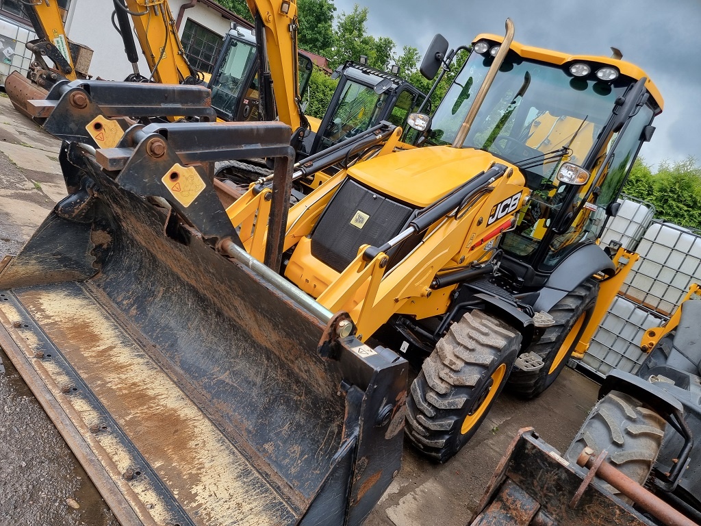 JCB 3CX 2018 s joysticky, powerslide - po servisu 3500mth - 2