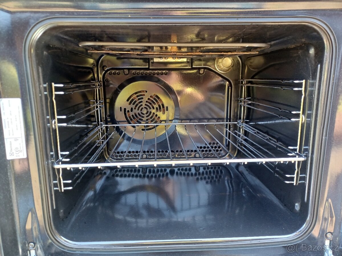 Prodám elektrickou troubu ELECTROLUX - 2