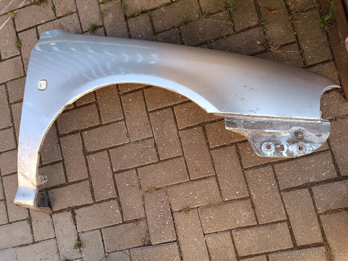 OCTAVIA 1 PŘEDNÍ BLATNÍKY - 2