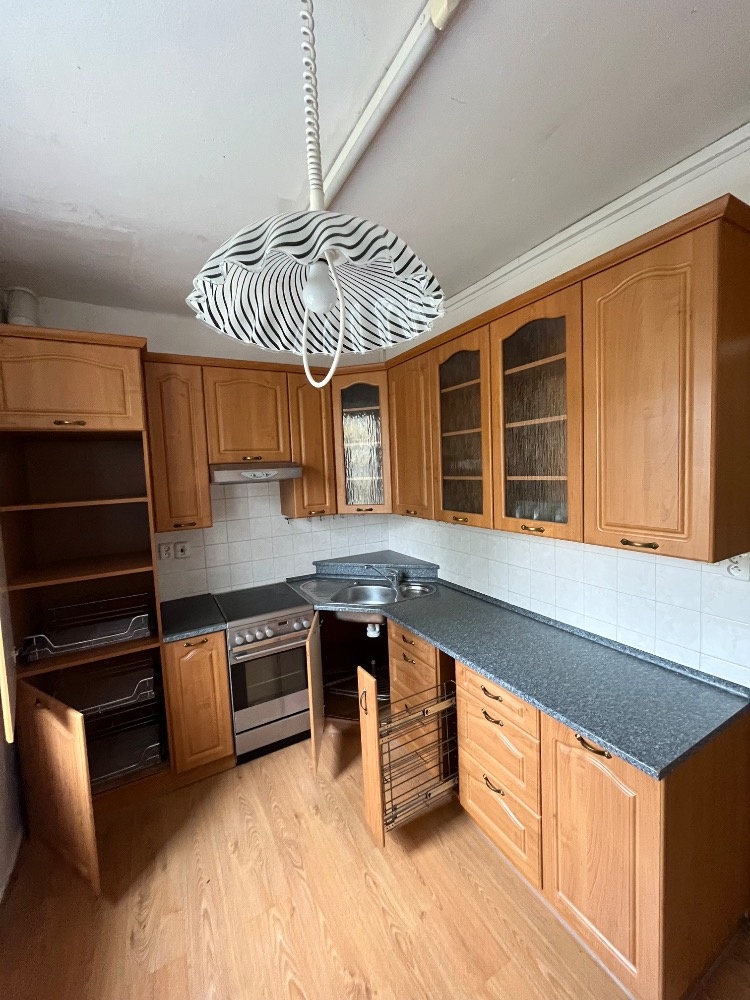 Kuchyňská linka + elektrický sporák - 2