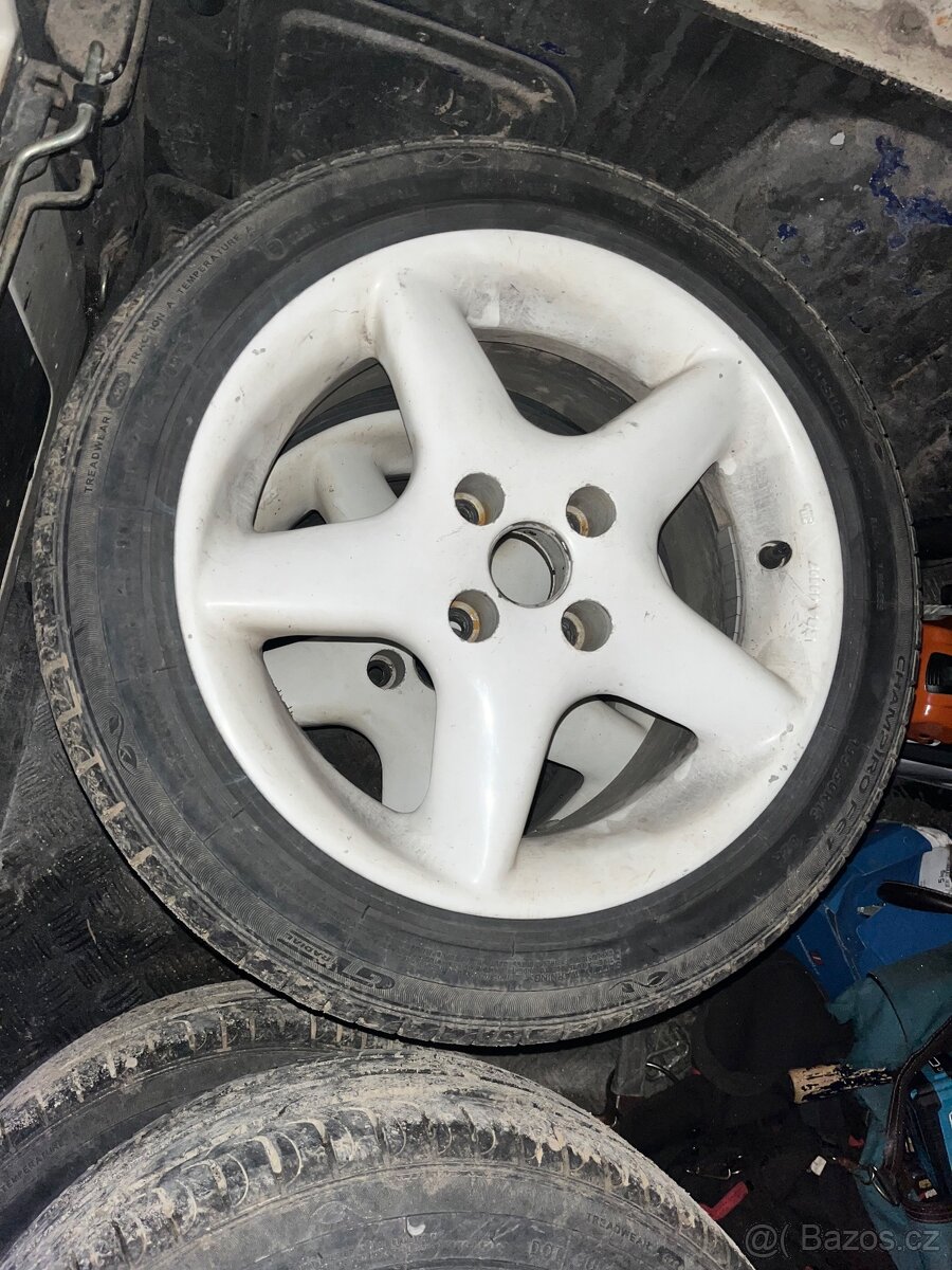 Kola Škoda pick up - 2