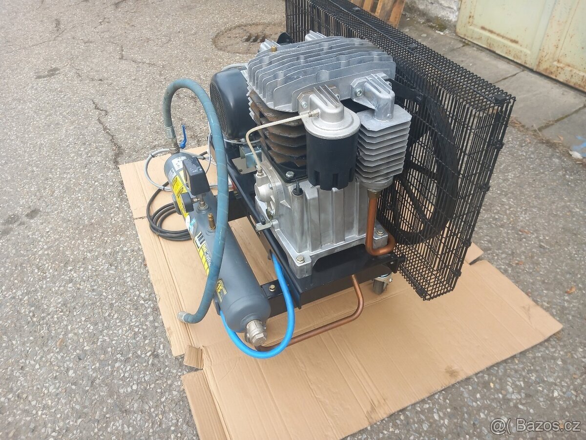 Kompresor schneider UNM STB 1000 - 10 - 10 - 2