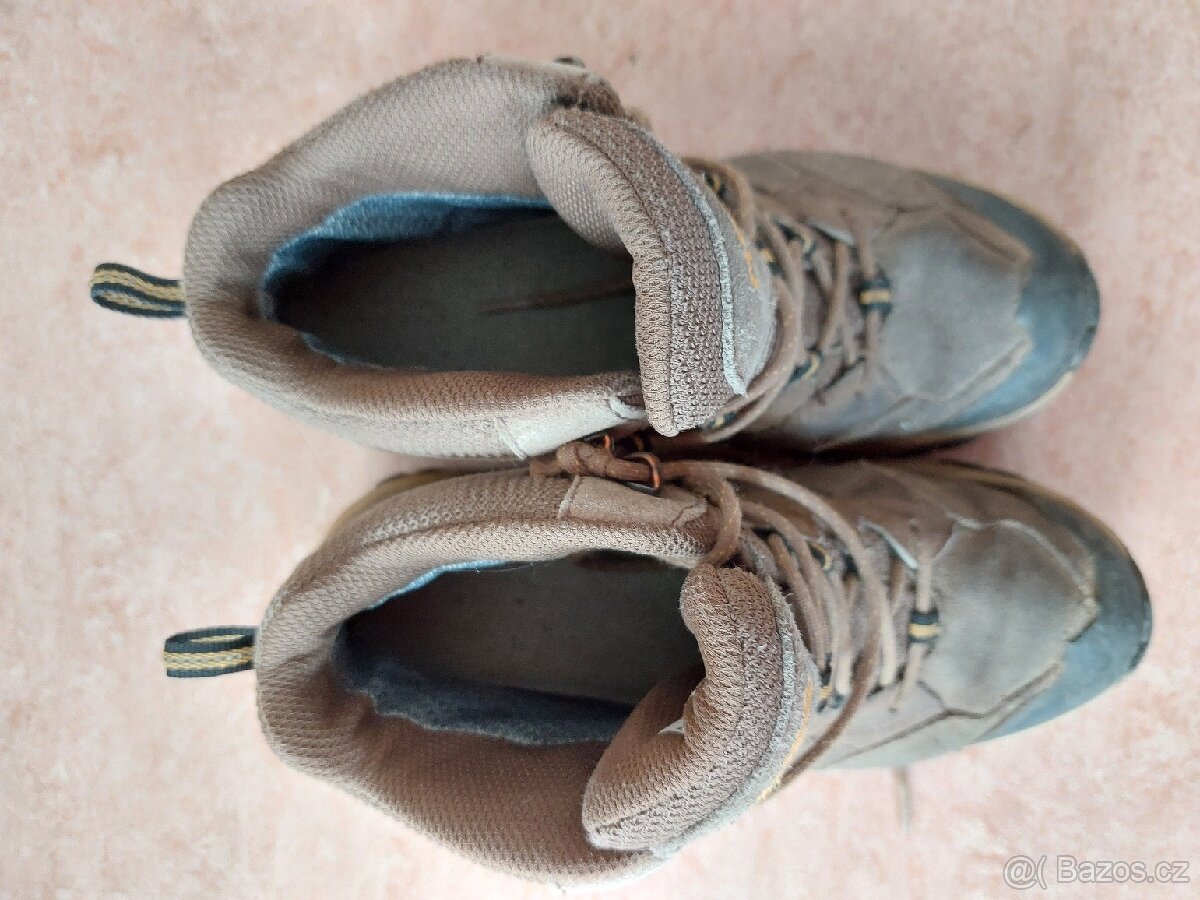 Dětské trekové boty Meindl, vel.35
- 2