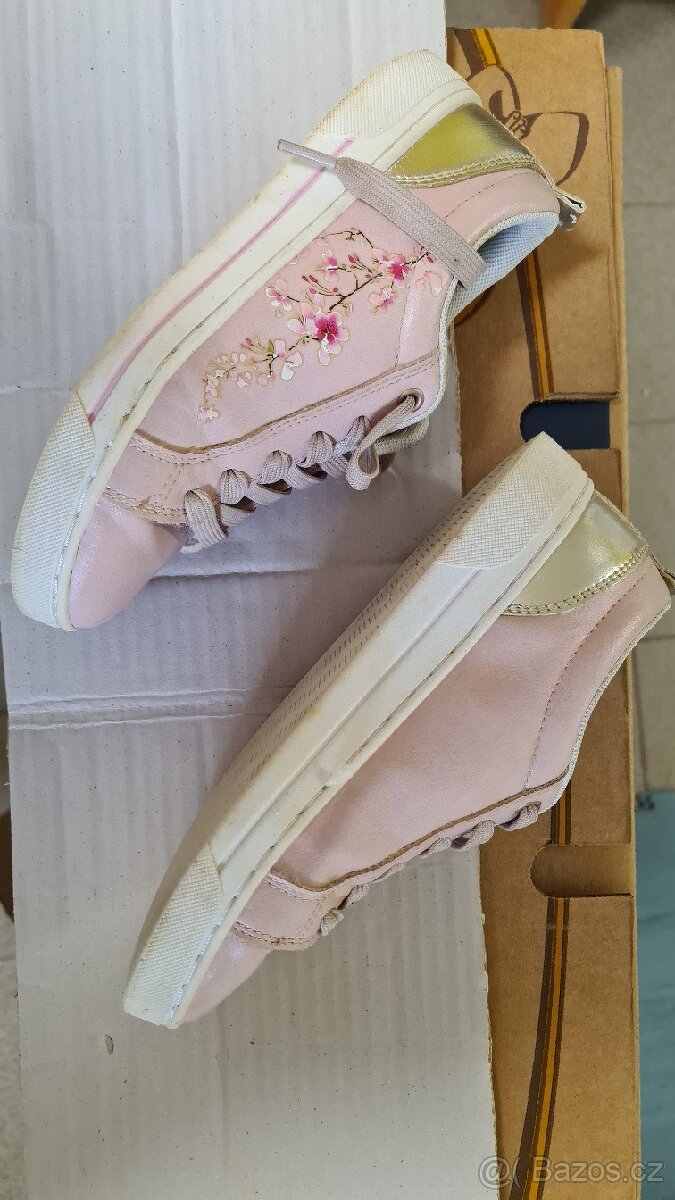 Dívčí botky vel.33, 35 - 2