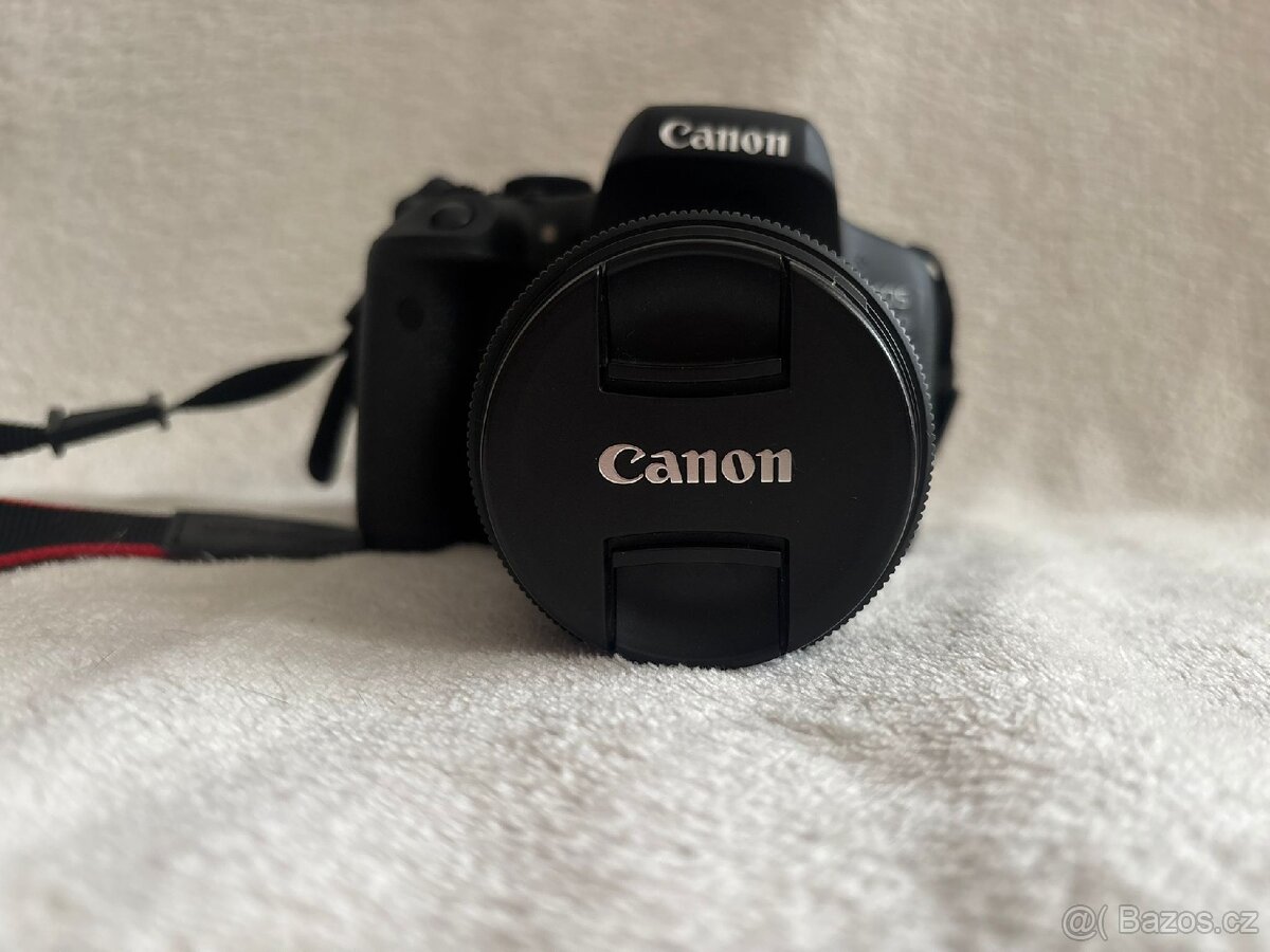 Canon 750D + objektiv Canon 18 - 55 mm IS + příslušenství - 2