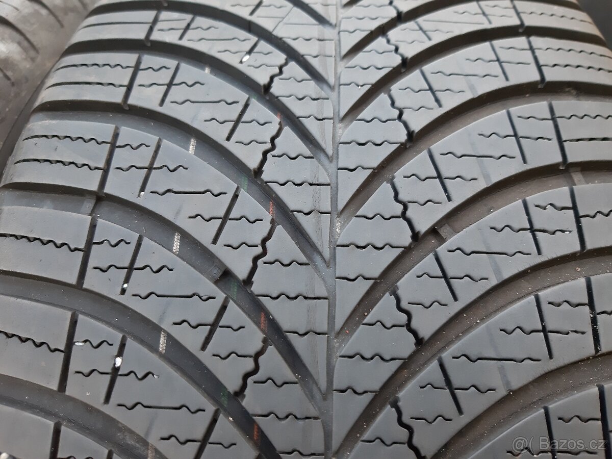 2ks Goodyear Vector Gen-3 255/45 R20 105T - 2