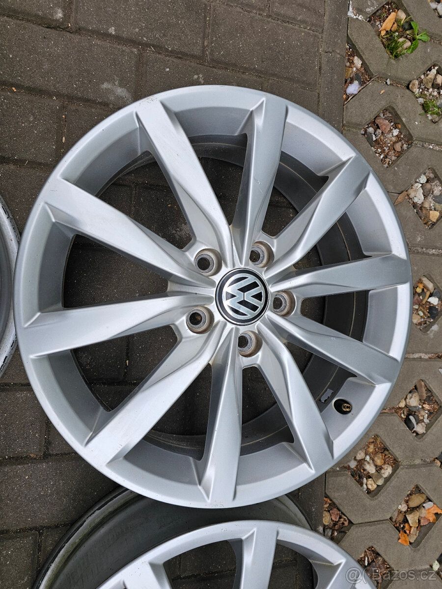 ALU disky kola 5x112 VW R17  Golf ET48 5G0  Octavia Škoda - 2