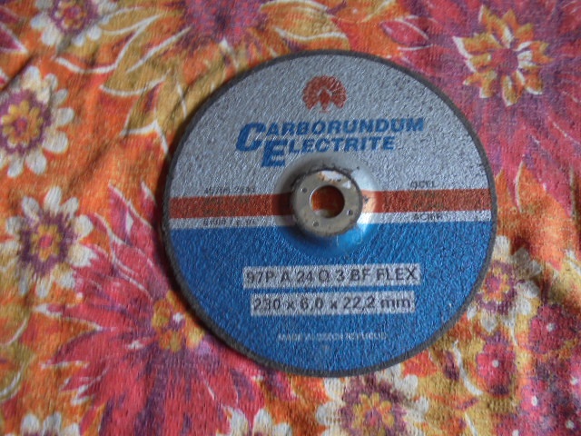 řezné kotouče 230 a brusný kotouč - 2