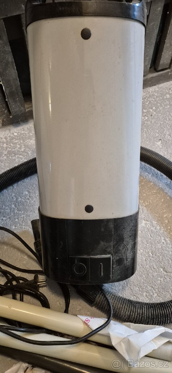 Retro Vysavač ETA 0402 (model 90) šedý 650W - 2