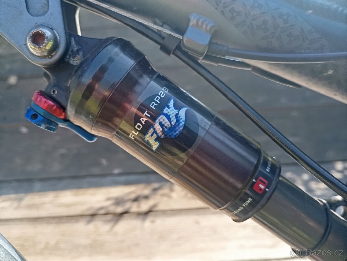 Celoodpružené kolo rock Machine blizart USA - 2