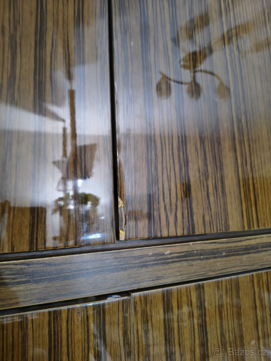 Obyvaci stena za odvoz - 2