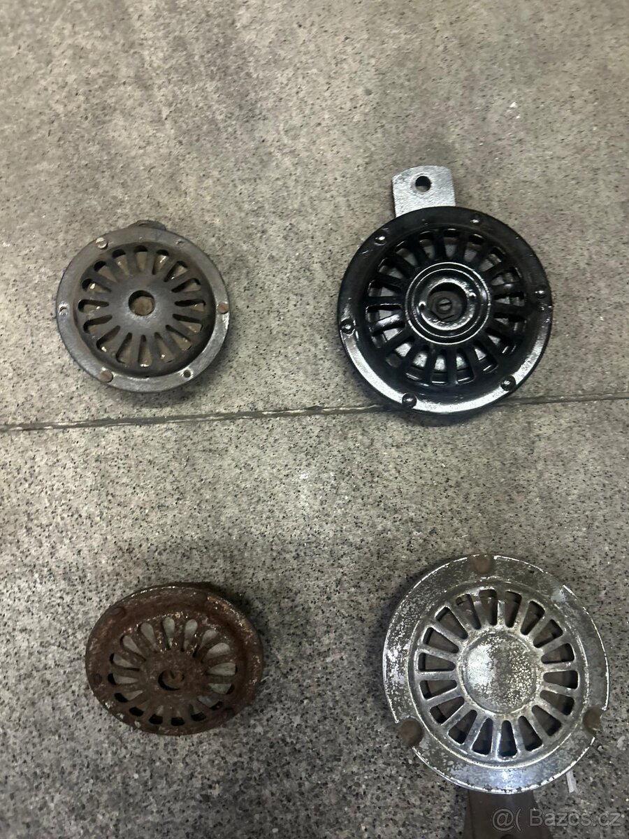 klaksóny na veterány ŠKODA. - 2