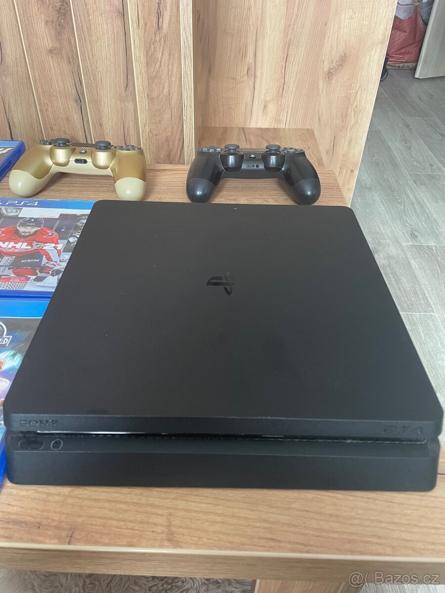 PlayStation 4 + 2 ovladače +hry - 2