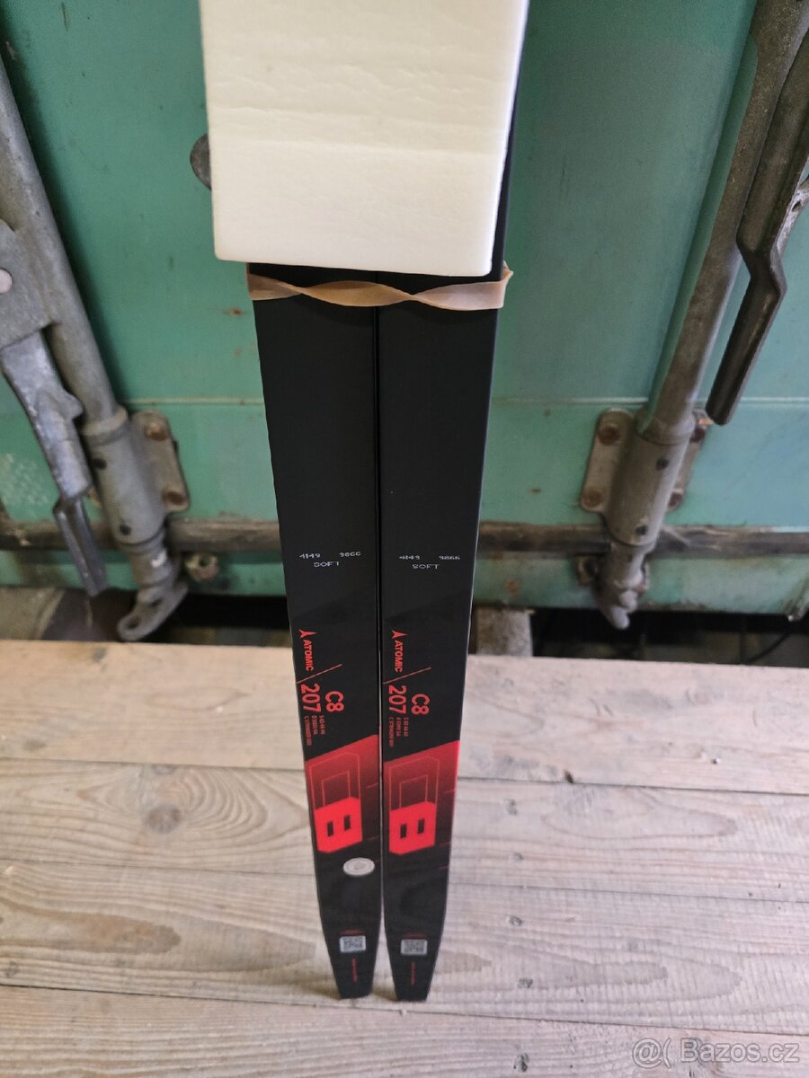 Nové lyže Atomic C8 skintec 207 - 2
