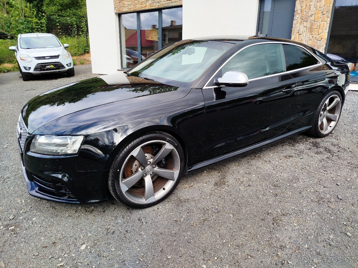 Audi RS5 4.2 FSi V8, 450koní, r.v. 2011 - 2