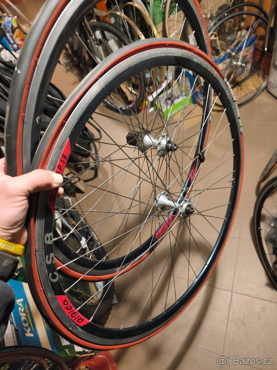 Zapletená kola Campagnolo - 2