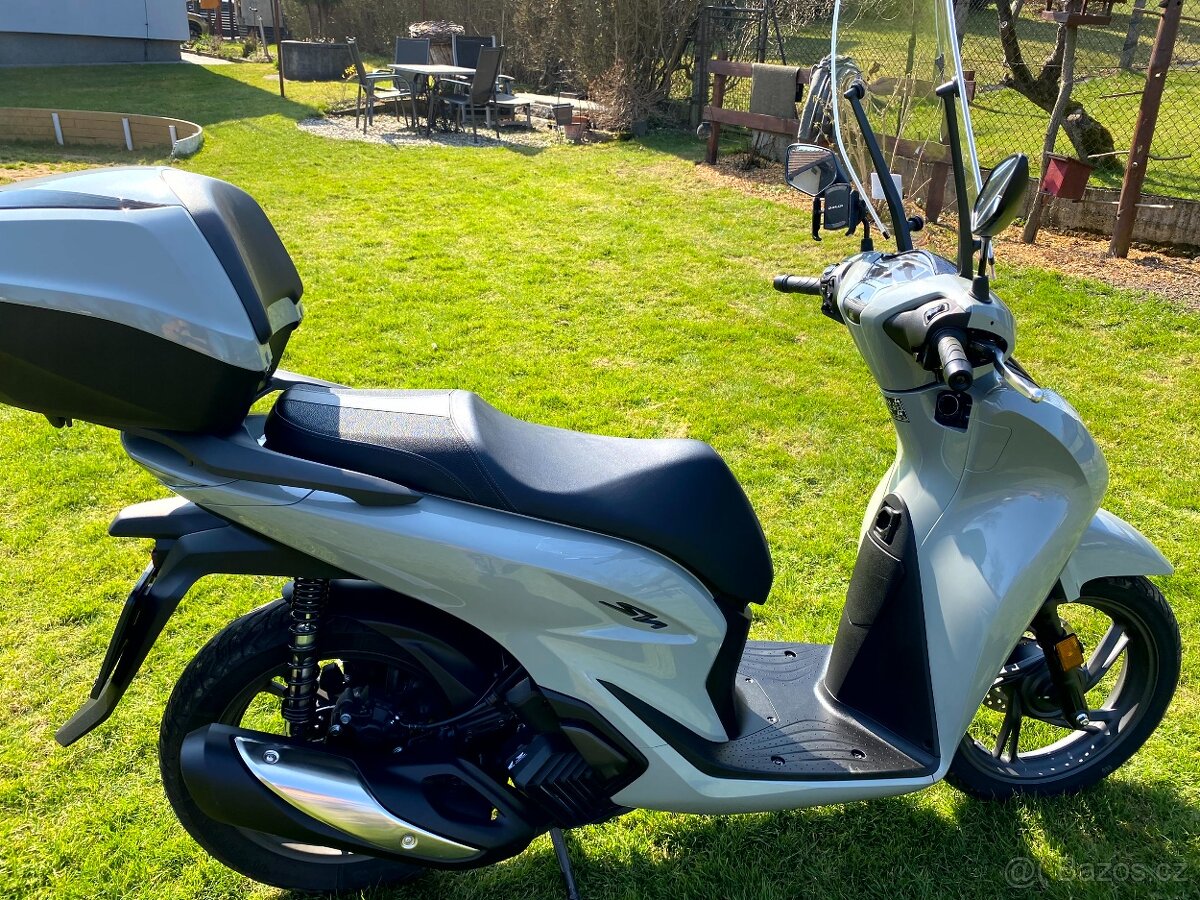 Skútr HONDA 125 SH - 2