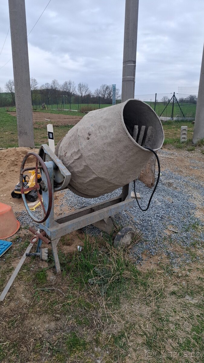 Stavební míchačka - 2