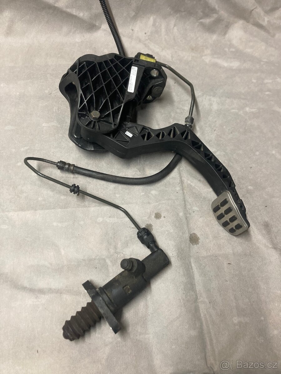 Spojkový pedál + hlavní spojkový válec GOLF 6 - 2