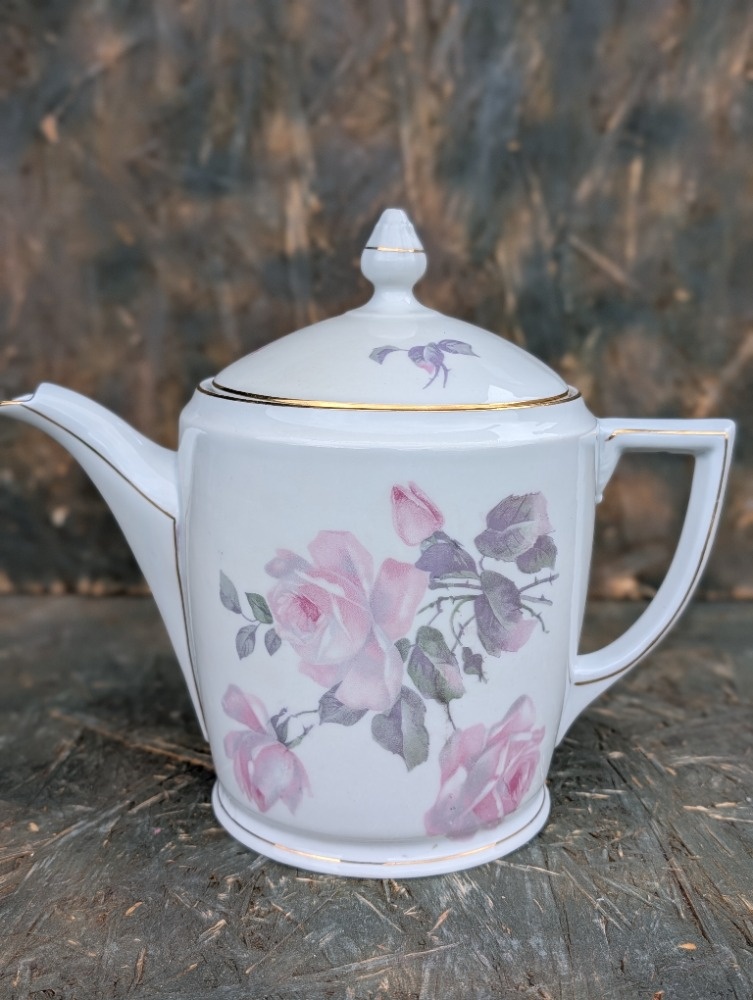 Artdeco konvice a mléčenka,Czecho-Slovakia, růže. - 2