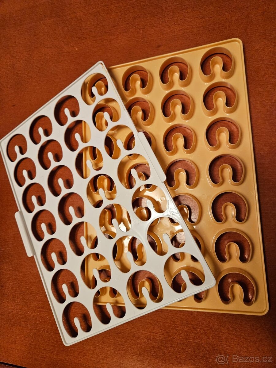 Forma_cukroví_rohlíčky - 2