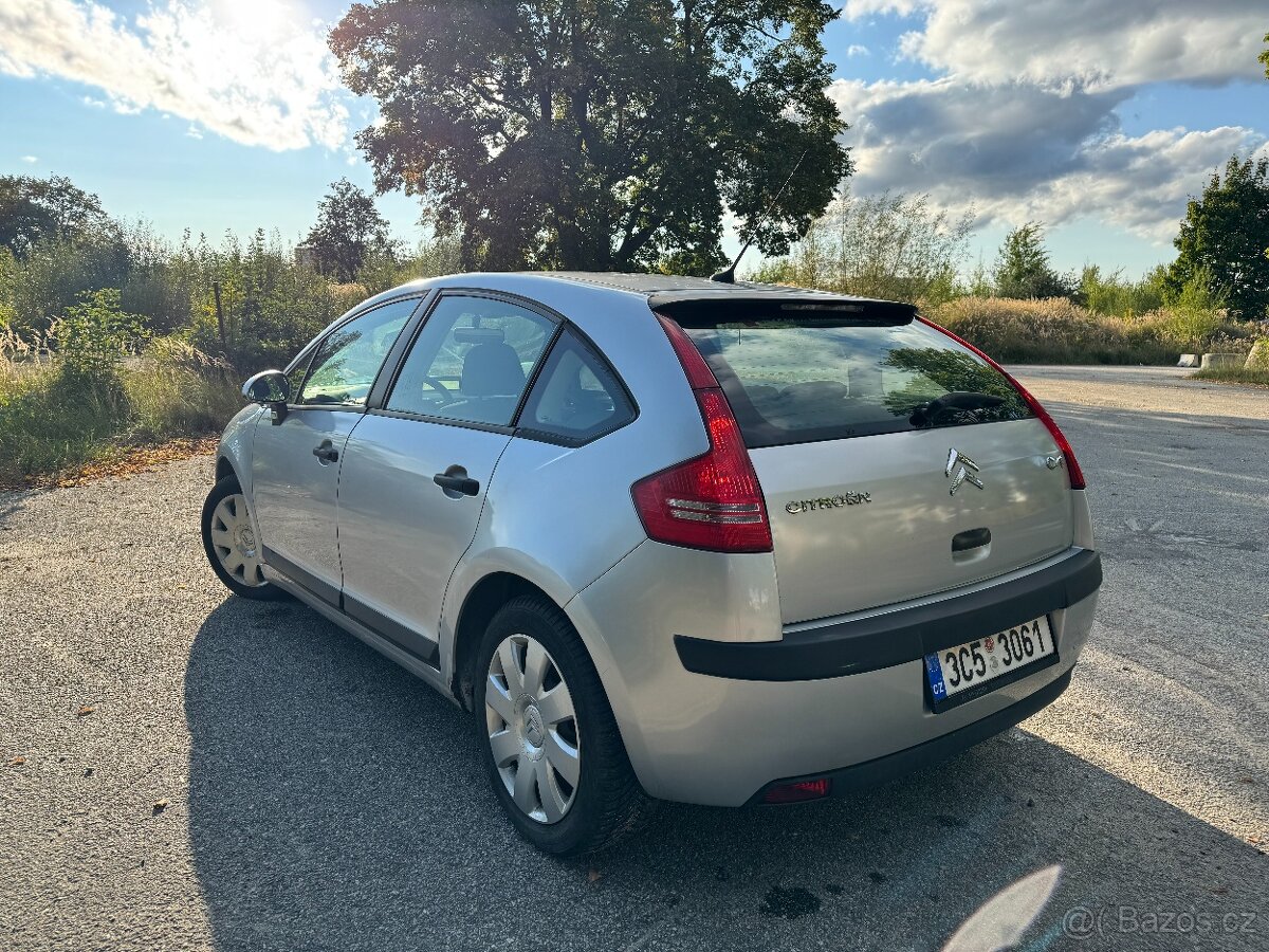 Citroën C4 1.4 16V - 2