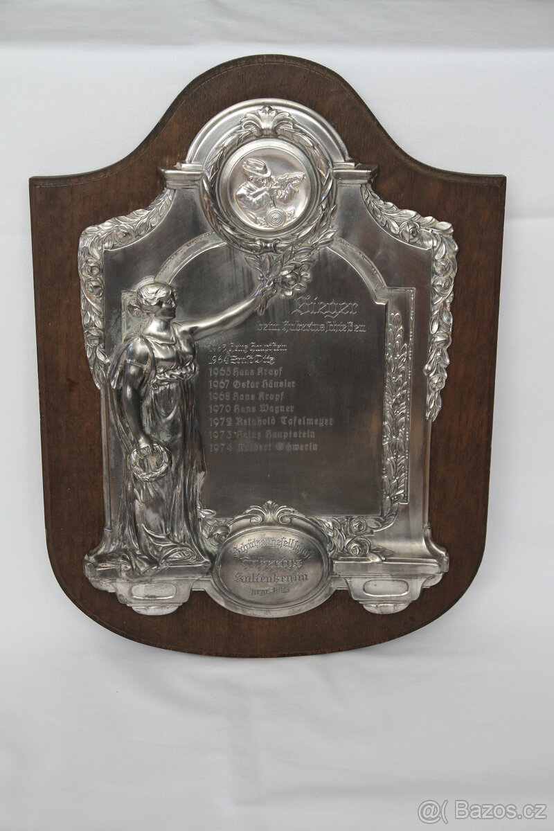 závěsný secesní reliéf plastika socha žena střelba - 2