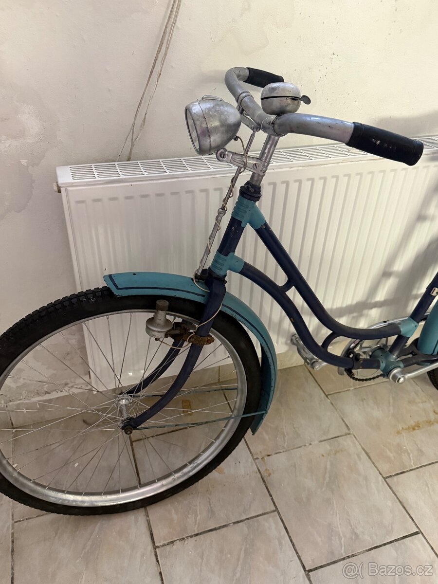 Staré jízdní dámské kolo 60.leta - 2