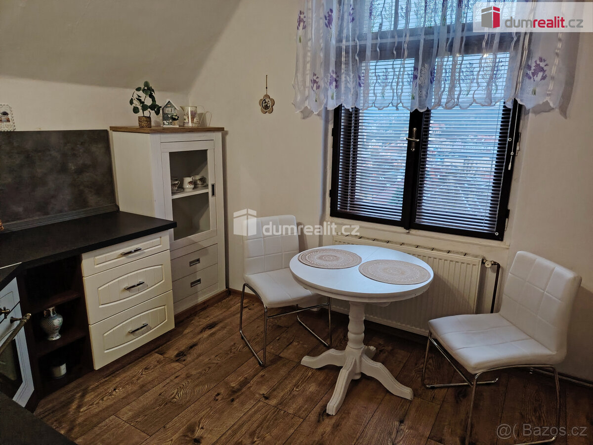 Pronájem prostorného bytu 2+1 (75m2) + terasa (14m2), ul.Pur - 2