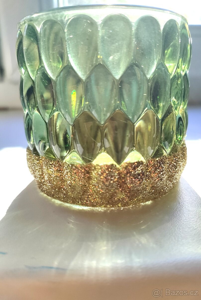 Dva nové zelené svícny skleněné - 2