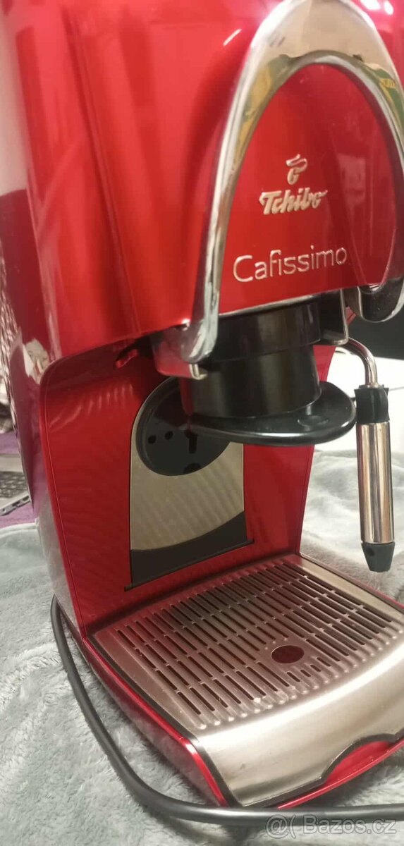 Jako nový kapslový kávovar Tchibo Cafissimo CLASSIC Hot Red - 2