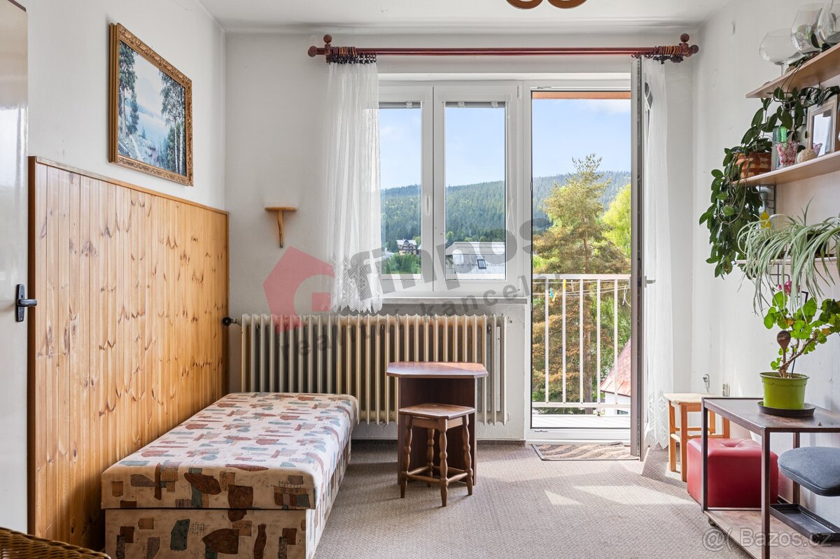 Prodej bytu 3+1 v Harrachově s balkonem - 2