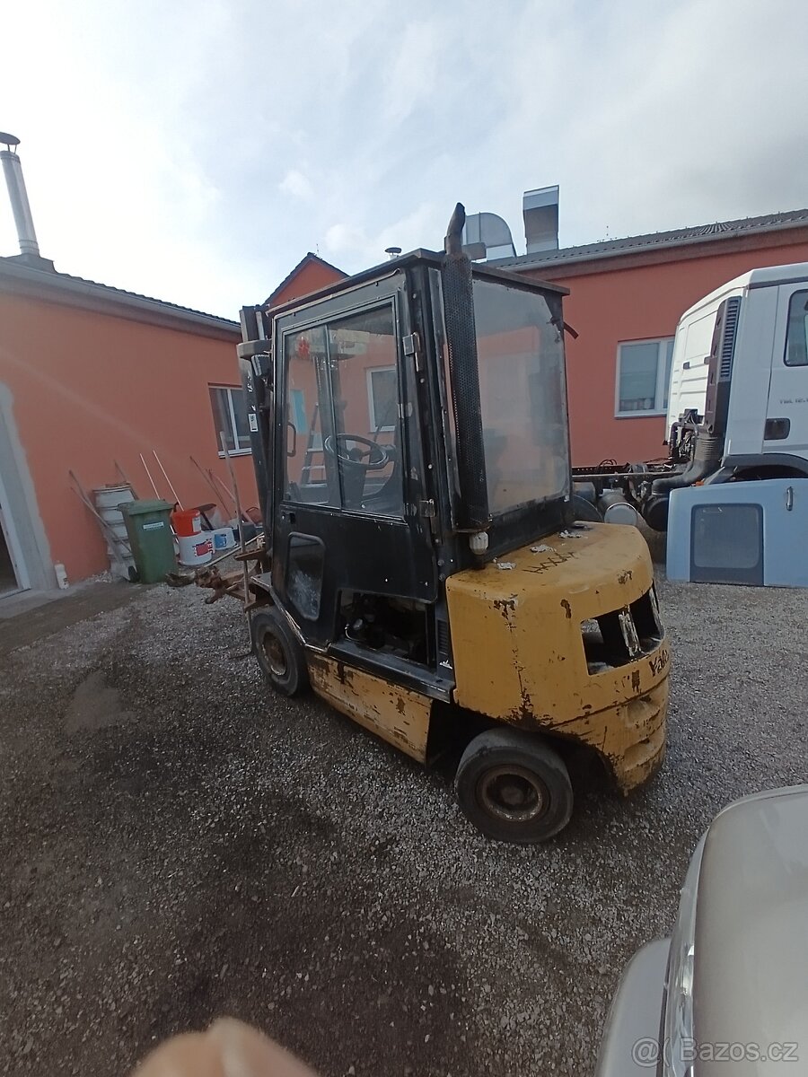 prodám vysokozdvižný vozík - 2