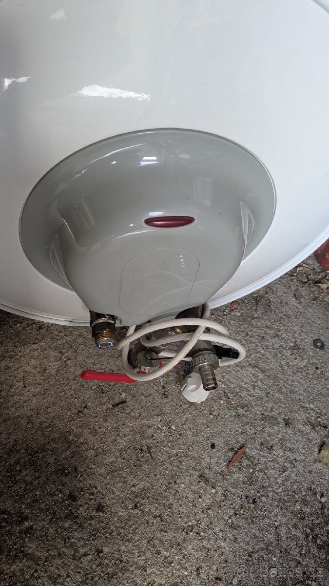 Bojler junior merloni 50 litrů a umyvadlo - 2