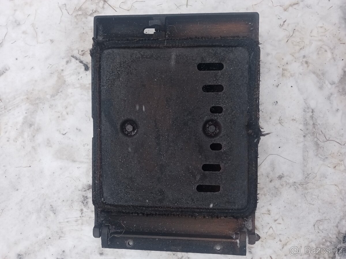 Prodám přikládací dvířka kotel Viadrus U26 - 2