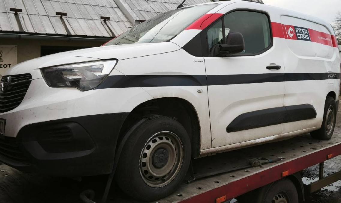 Prodám veškeré náhradní díly Opel Combo E 1.2 Puretech 81kw - 2