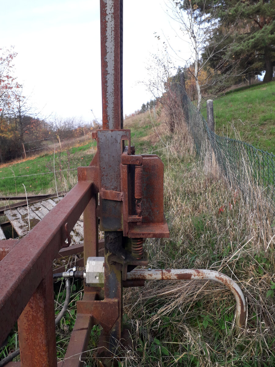 Zatloukač kůlů - 2