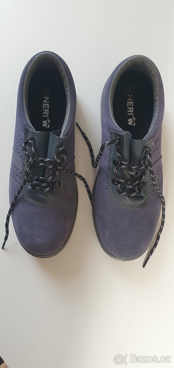 Boty s ocelovou špičkou-vel.42 - 2