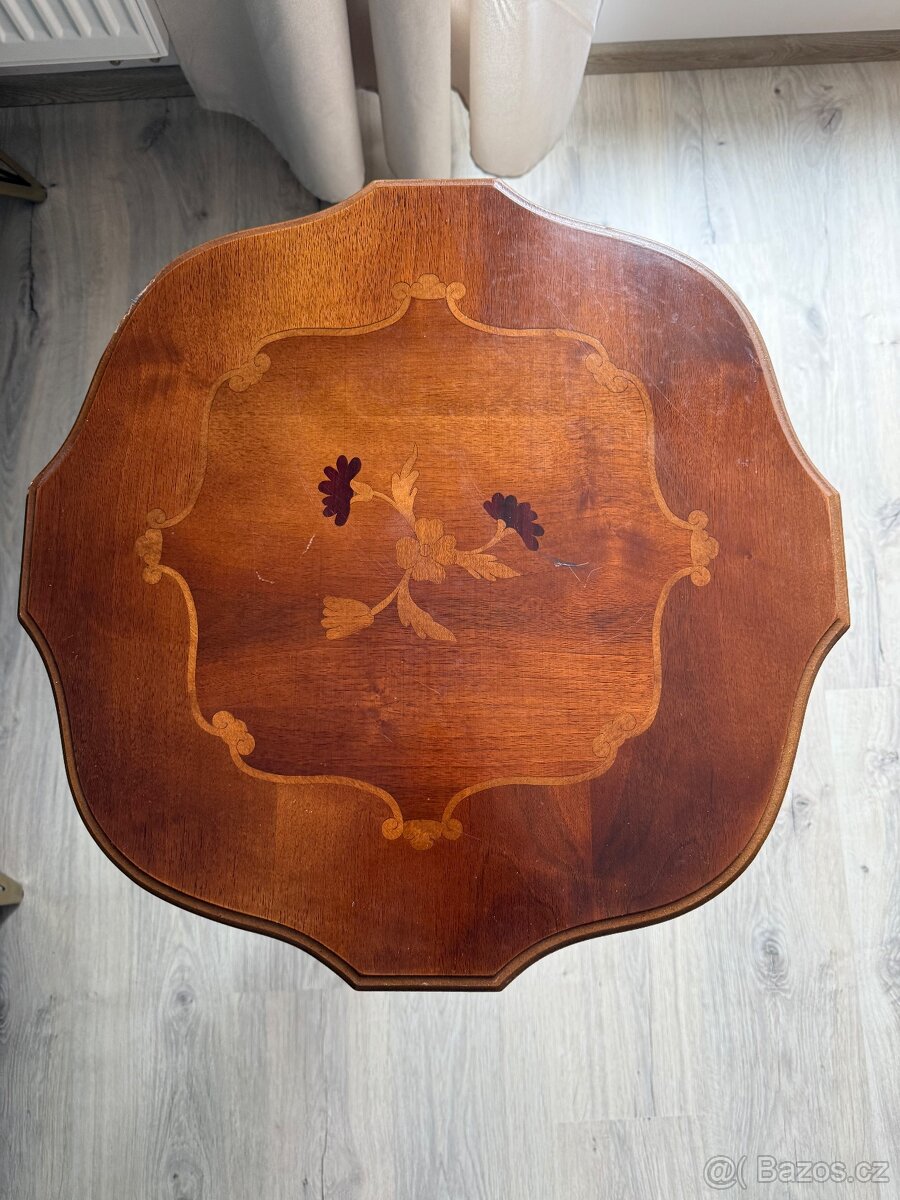 Starožitný odkládací stolek se vzorem - TOP - 2