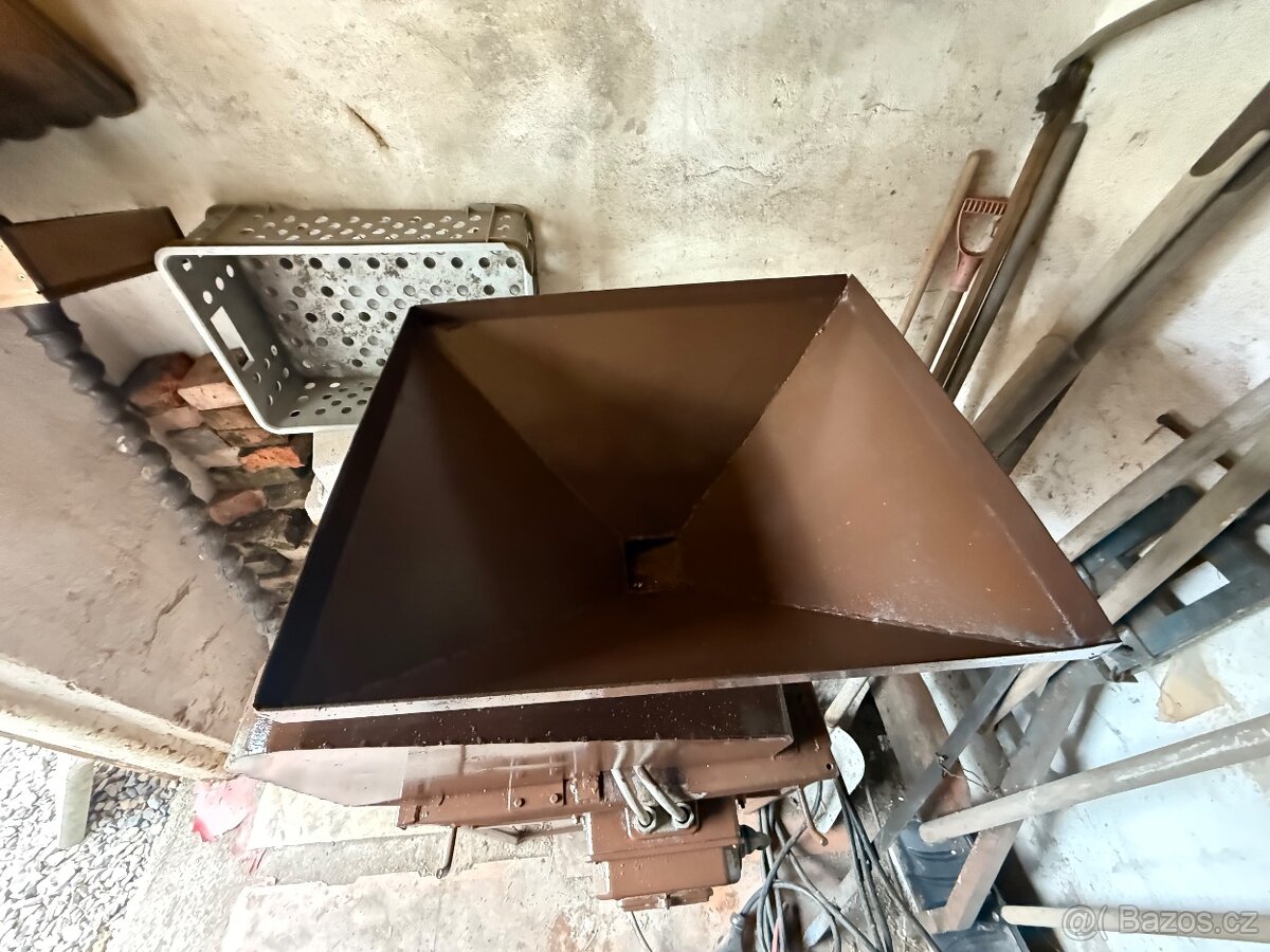 Šrotovník kladívkový - 2