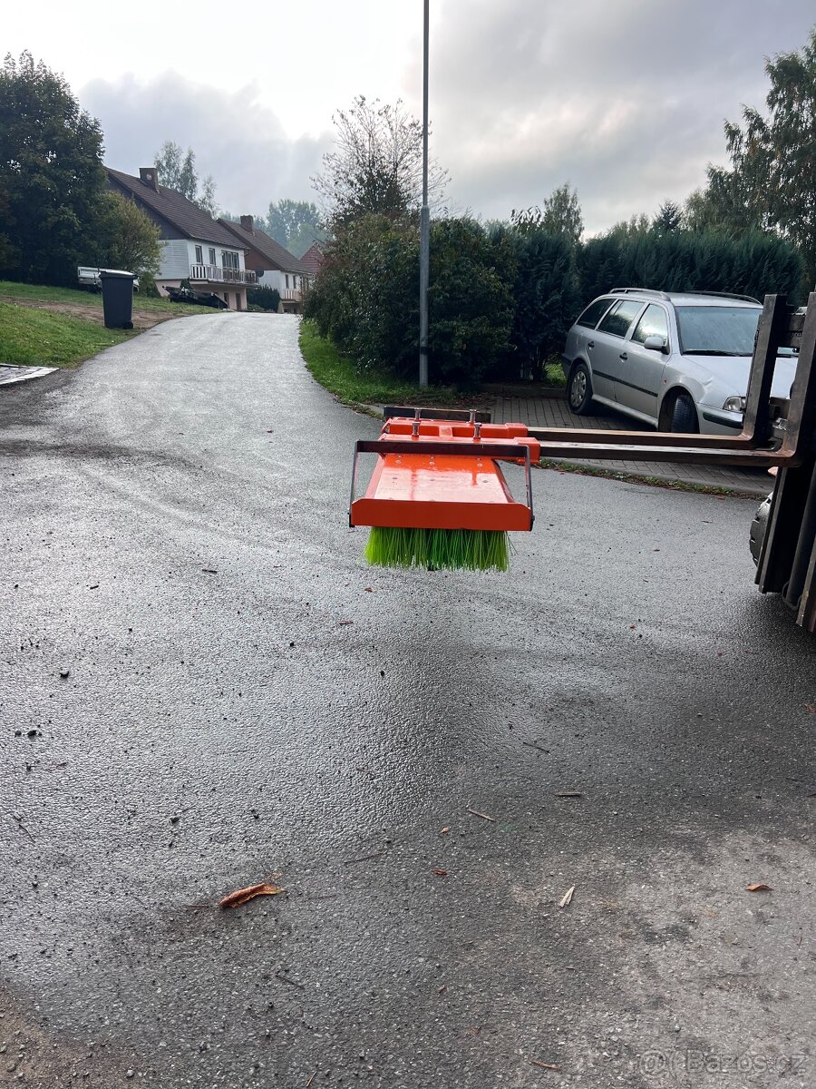 zametací kartáč - 2