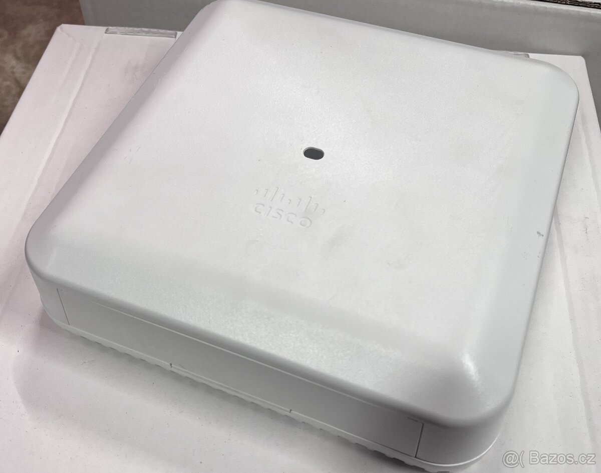 7x Cisco AP + Controller - 2