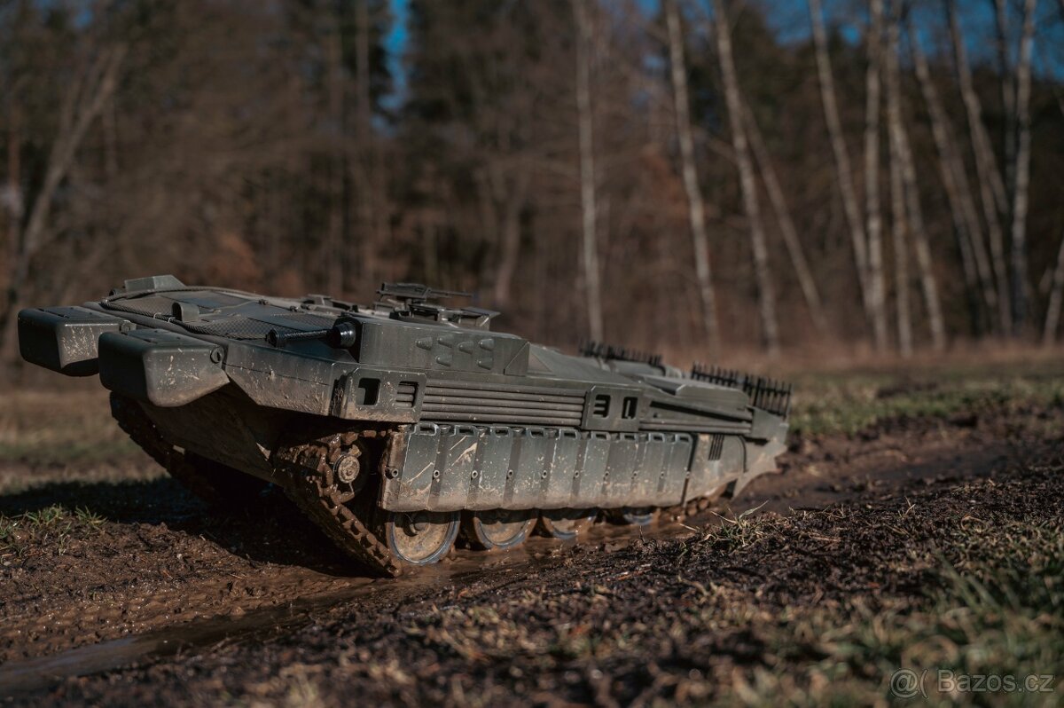 RC model tanku Stridsvagen 103C - 2