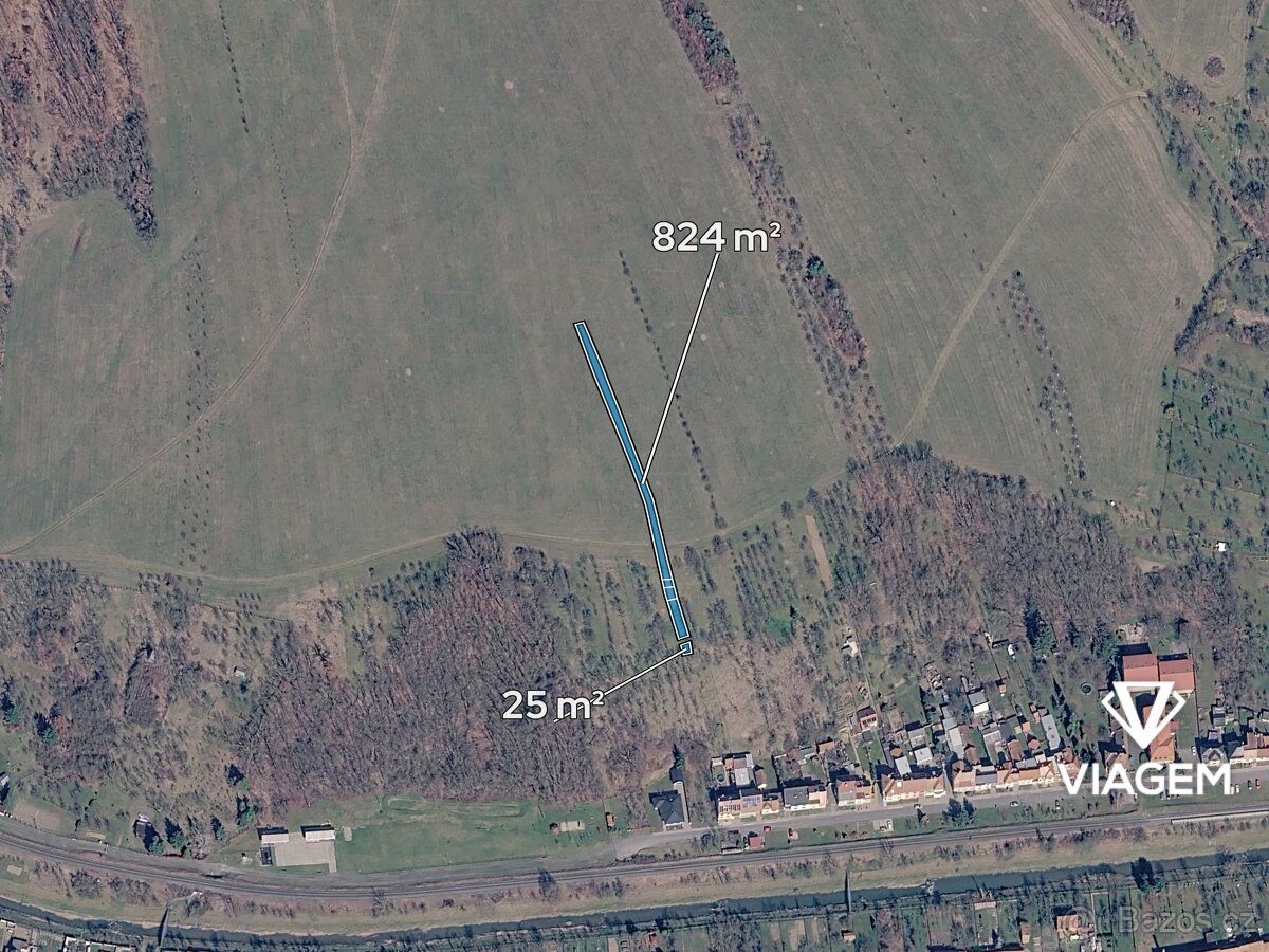 Pole 849 m² - 2