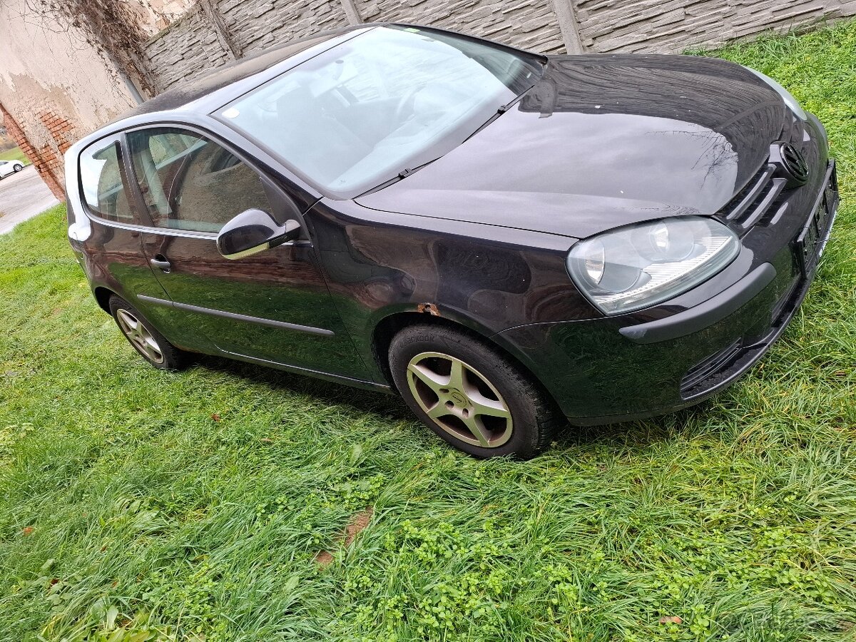 VW Golf V 1.4i 55kw/ / Celek na díly/ // - 2