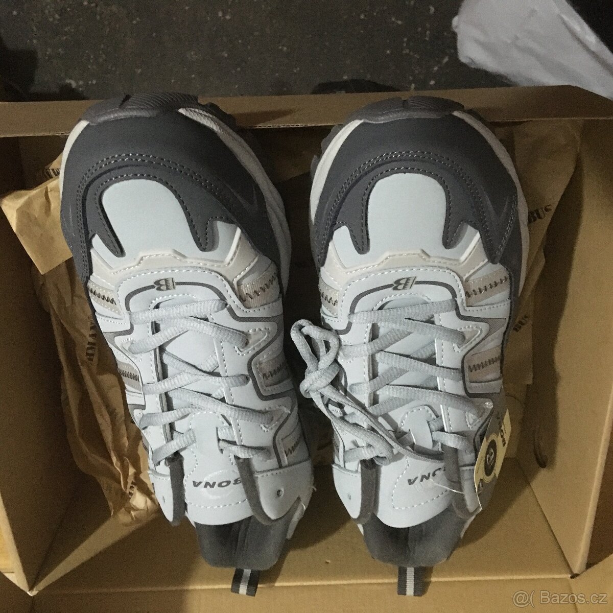 Prodám nové tenisky Bona ve. 44 - 2