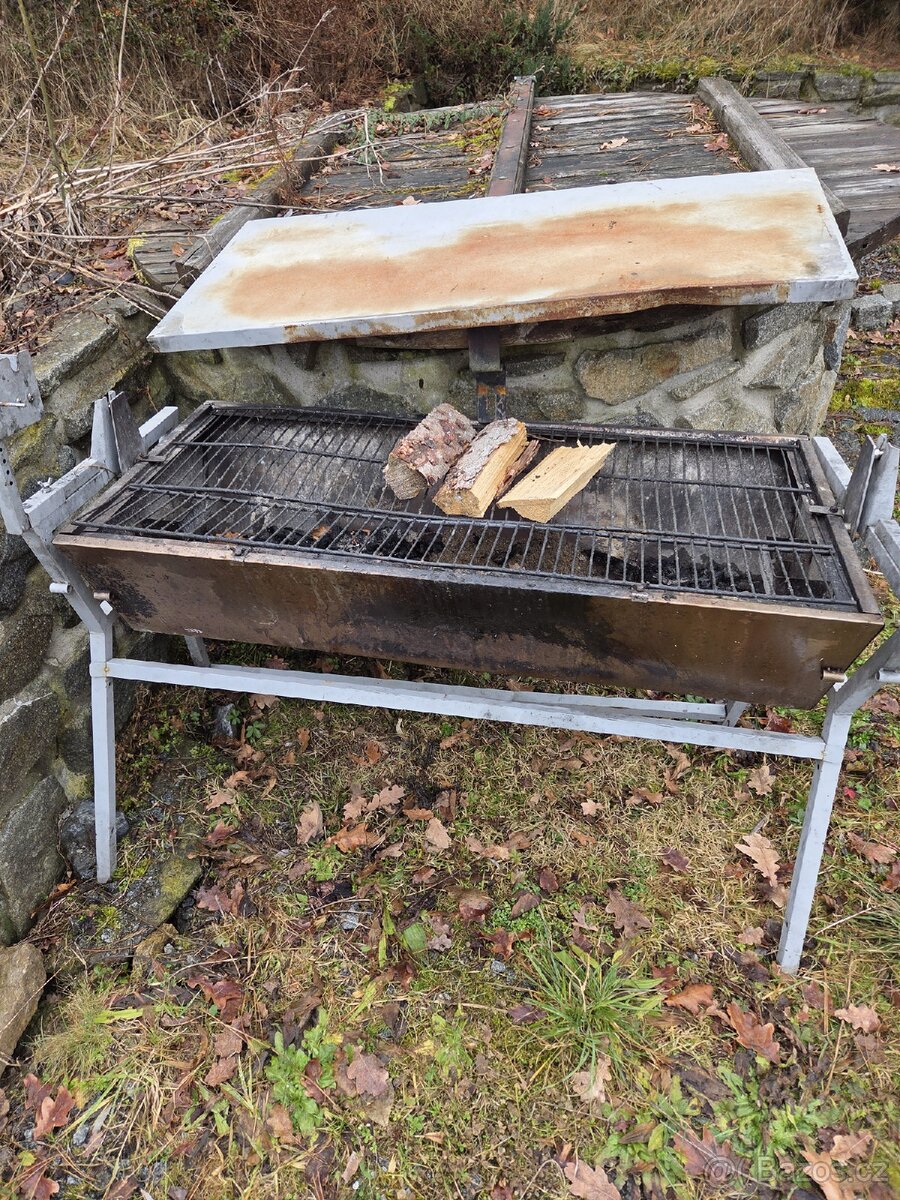 Funkční gril na drevo - 2