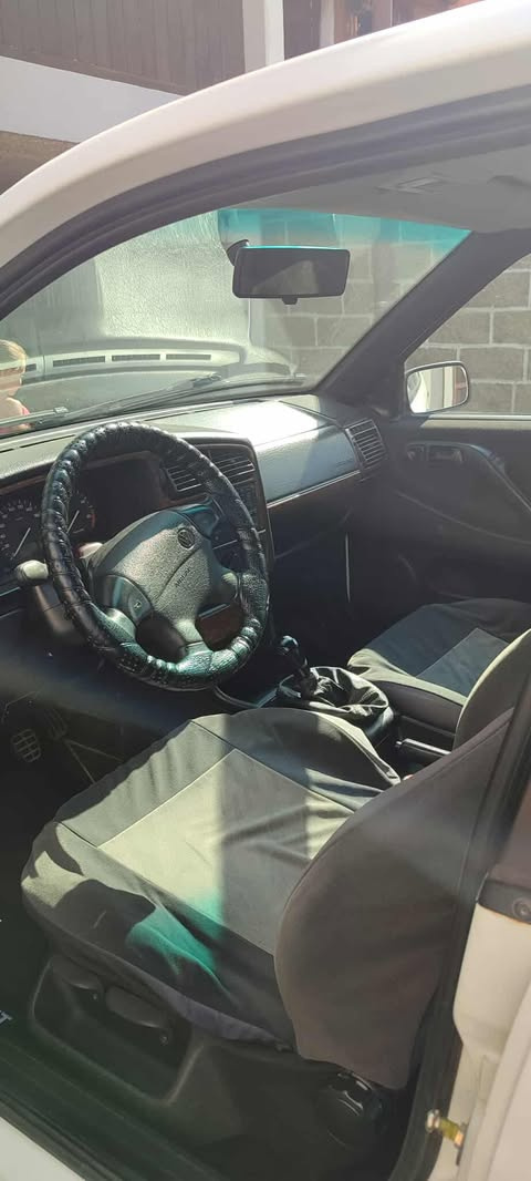 Volkswagen Passat - 2