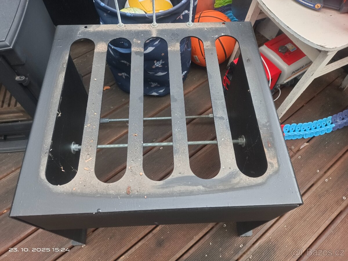 Podstavec pod kamna. - 2